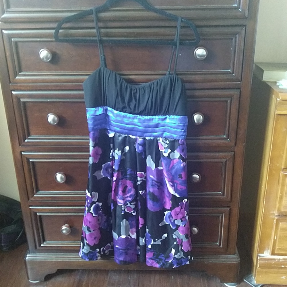 Juniors 13 B Wear Too Black w/ floral dress
